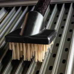 Cleaning GrillGrate Commercial Grade Grill Brush